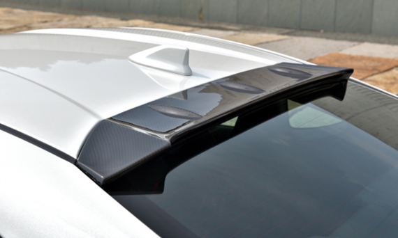 ルーフスポイラー