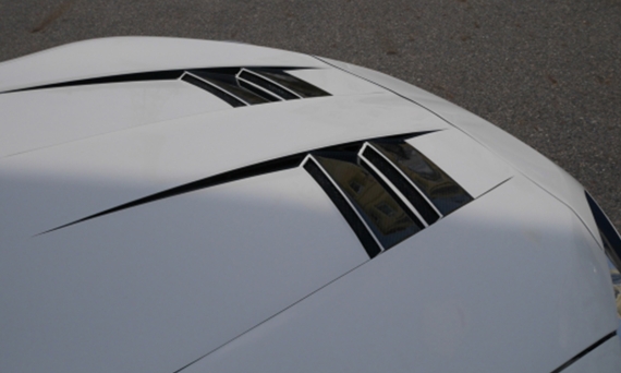 レーシングボンネット